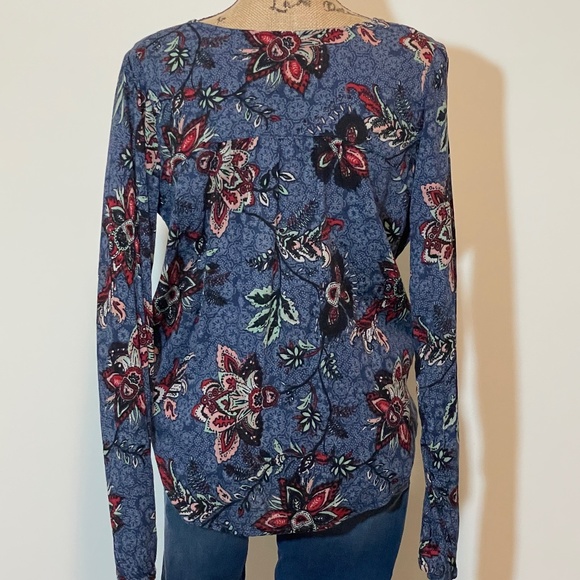 Hollister Navy Floral Blouse - Picture 3 of 3